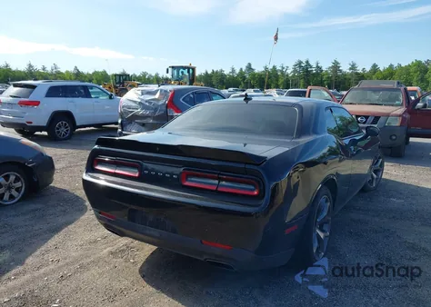 2018 Dodge Challenger Sxt Plus z USA, uszkodzony, nr VIN 2C3CDZAG4JH202620